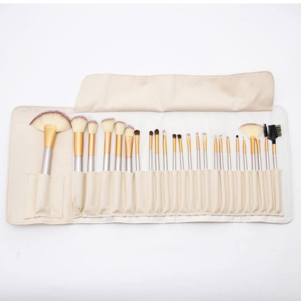 Brand new travel size make up brush set
